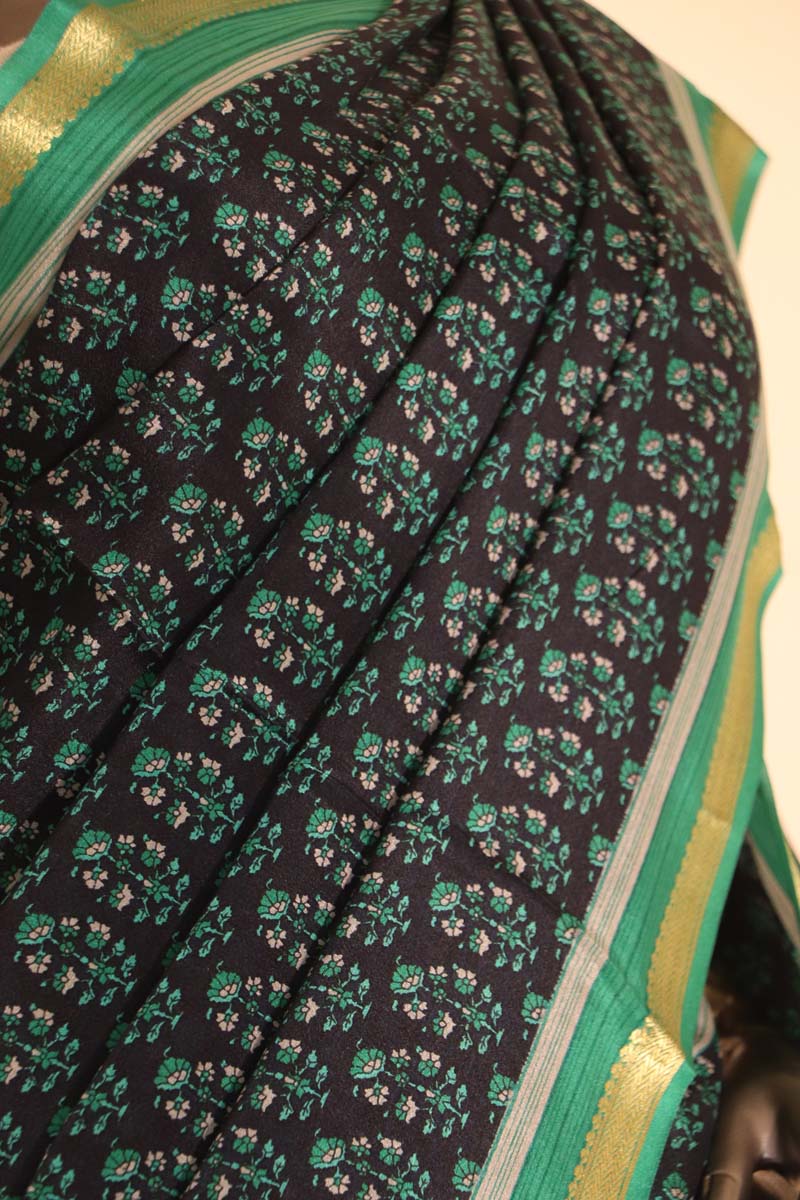 Floral Exclusive Pure Crepe Silk Saree AI208543